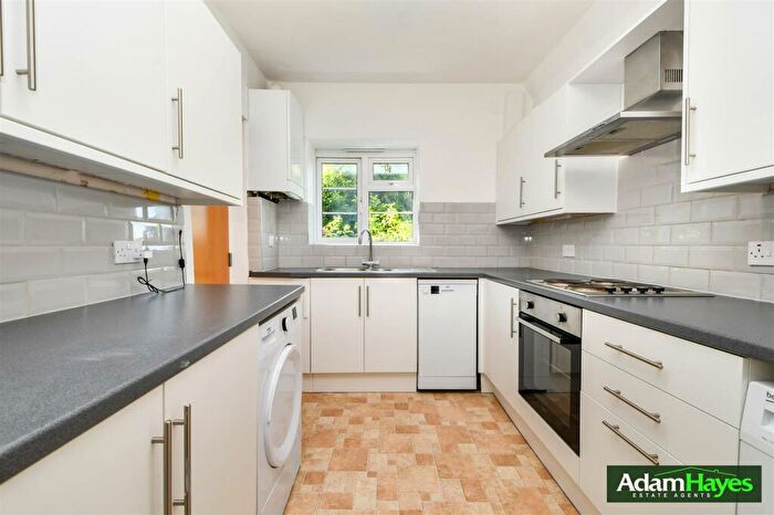 2 Bedroom Apartment To Rent In Great North Road, East Finchley, N2
