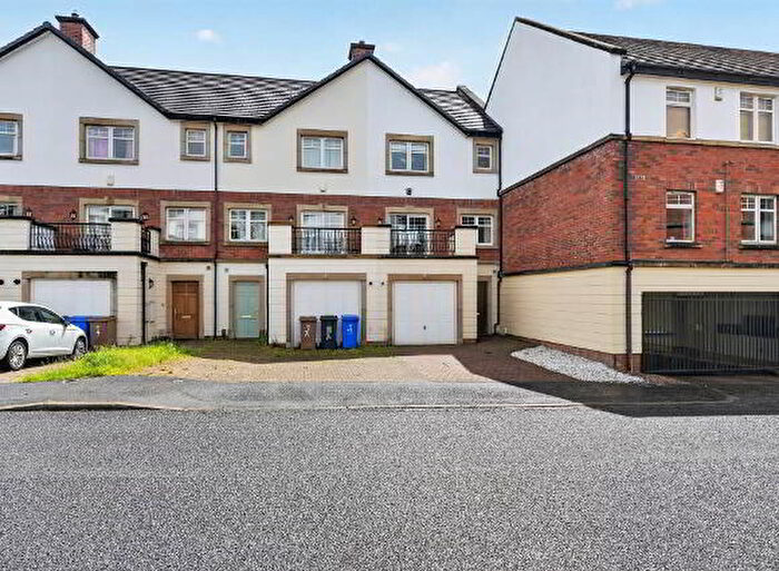 4 Bedroom End TownHouse For Sale In College Drive, Belfast, BT7