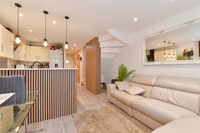 4 Bedroom Town House For Sale In Osborne Way, Bognor Regis, West Sussex, PO21