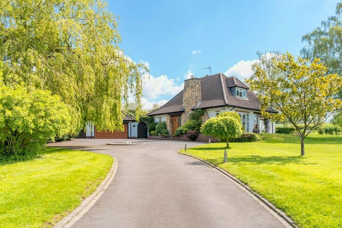 4 Bedroom Detached Bungalow For Sale In Common Lane, Mappleborough Green, Studley, B80