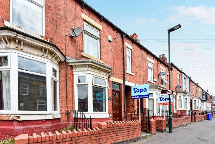 3 Bedroom Terraced House For Sale In Ronald Road, Sheffield, S9