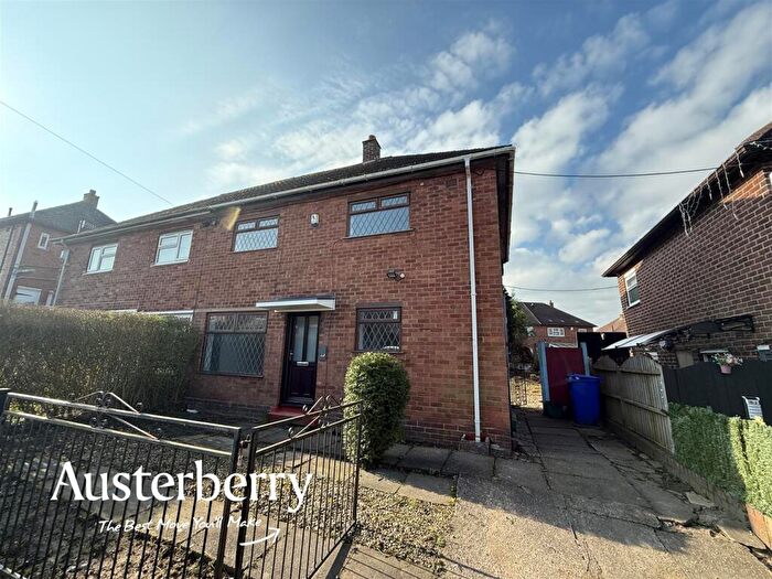 3 Bedroom Semi-Detached House To Rent In Middlefield Road, Stoke-On-Trent, ST2