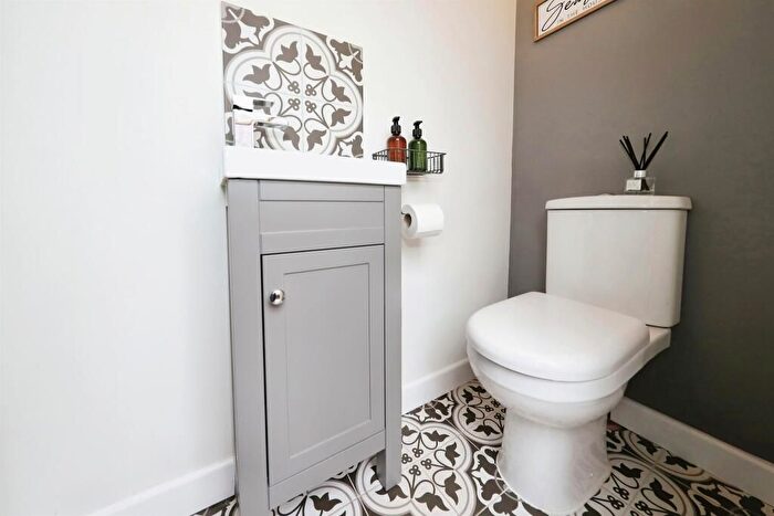 2 Bedroom Bungalow For Sale In Kidderminster Road, Bewdley, DY12