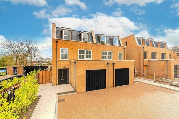 4 Bedroom Semi-Detached House To Rent In Whittington Gate, Larges Lane, Bracknell, Berkshire, RG12