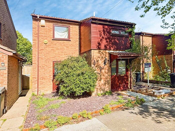 3 Bedroom Detached House For Sale In Landford Way, Throop, Bournemouth, Dorset, BH8