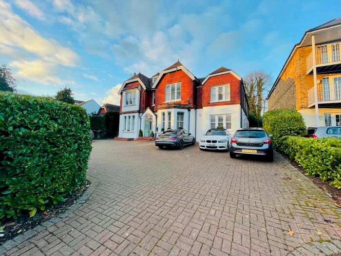 1 Bedroom Flat To Rent In Park Hill Road, Shortlands, Bromley, BR2