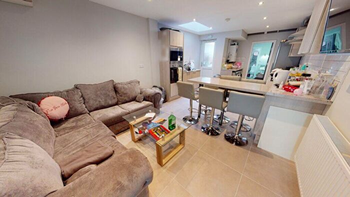 6 Bedroom House To Rent In Tiverton Road, Selly Oak, Birmingham, B29