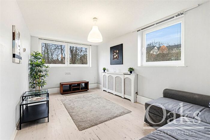 2 Bedroom Flat For Sale In Lloyd Court, West Norwood, SE27