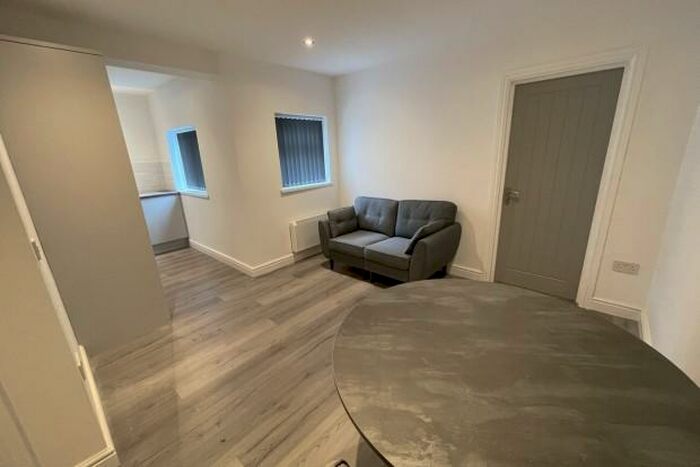 2 Bedroom Flat To Rent In Richmond Road - Cardiff, CF24