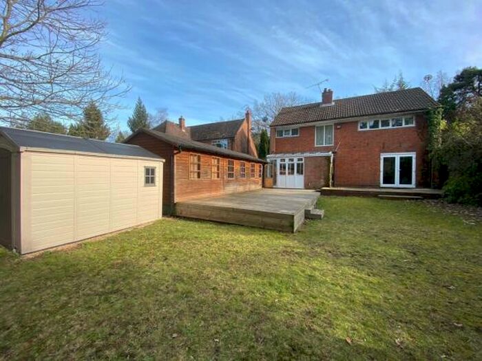 4 Bedroom Detached House To Rent In Woking, GU22