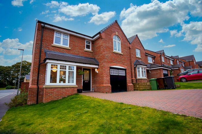 4 Bedroom Detached House To Rent In Marsden Grove, Pudsey, Leeds, LS28