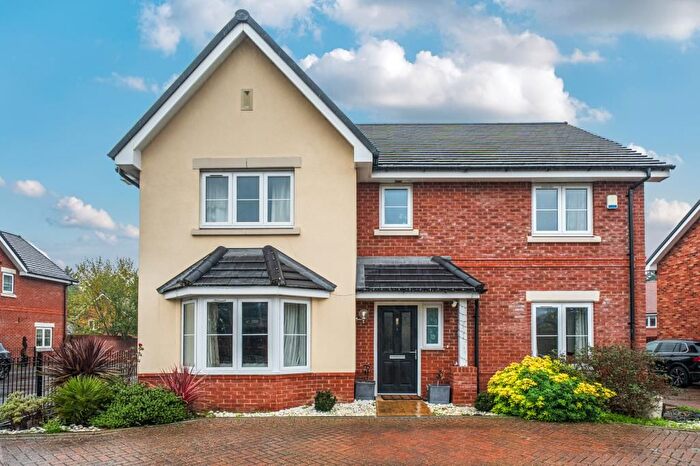 4 Bedroom Detached House For Sale In Calcot / Fords Farm, Berkshire, RG31