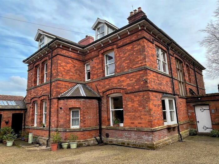 1 Bedroom Flat To Rent In High Street, Scalby, Scarborough, YO13