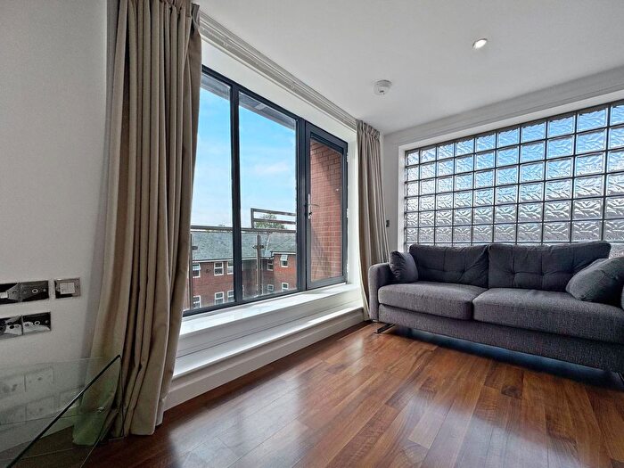 Studio To Rent In Victoria Street, Victoria House, S3