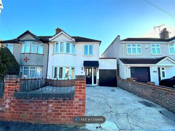 3 Bedroom Semi-Detached House To Rent In Gipsy Road, Welling, DA16