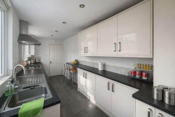 3 Bedroom House To Rent In Howe Street, DE22