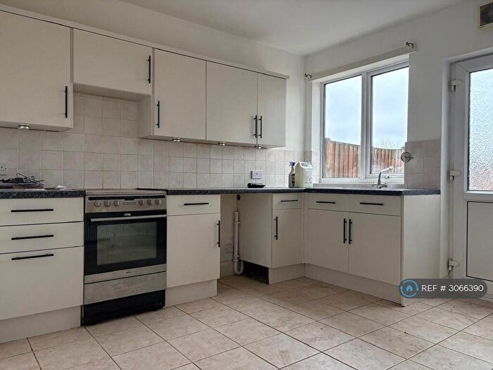 2 Bedroom Terraced House To Rent In Church Street, Chesterfield, S43