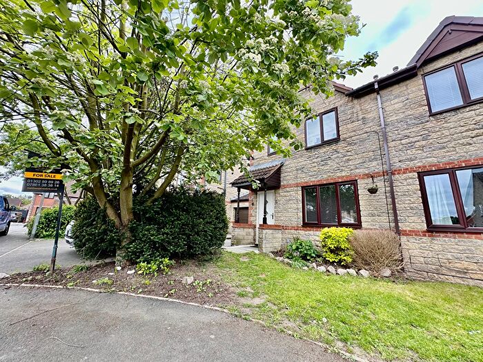 3 Bedroom Semi-Detached House For Sale In Applehaigh Drive, Kirk Sandall, Doncaster, DN3