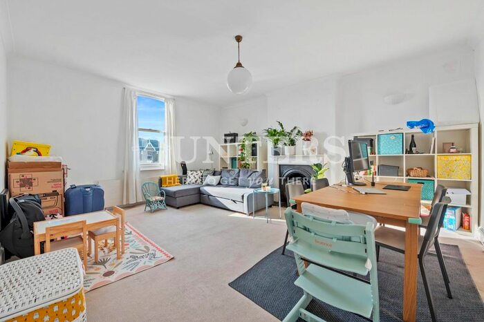 2 Bedroom Flat To Rent In Lordship Park, London, N16