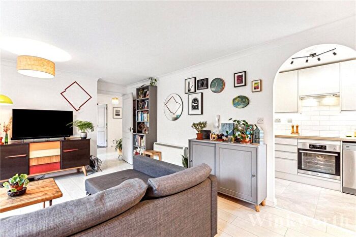 2 Bedroom Apartment To Rent In Cold Blow Lane, London, SE14