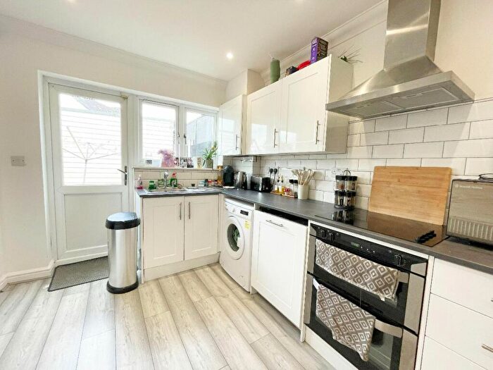 1 Bedroom Apartment To Rent In Butts Green Road, Hornchurch, RM11