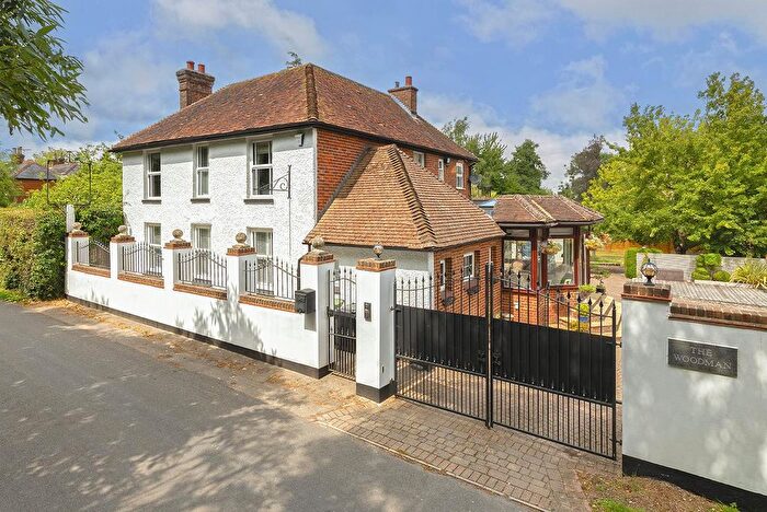 4 Bedroom Detached House For Sale In The Woodman, Sweets Lane, West Malling, ME19