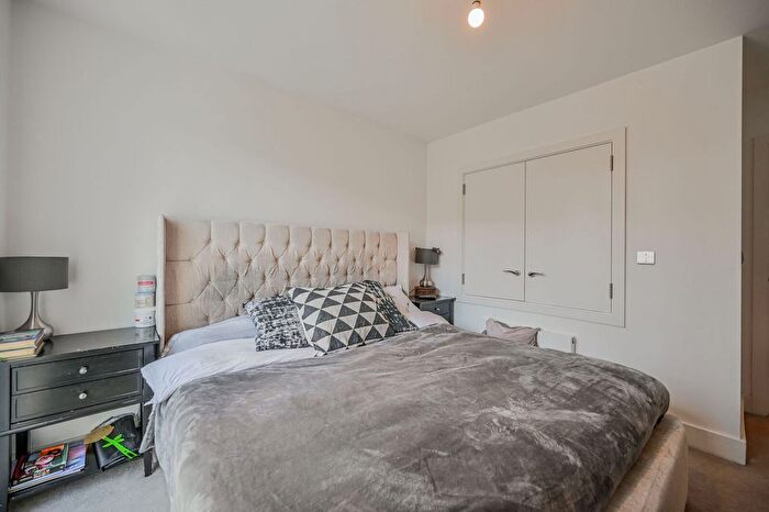 4 Bedroom Detached House For Sale In Hermitage Road, London, Harringay, London, N15