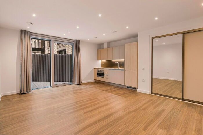 Studio To Rent In Nine Elms Lane, London, SW11