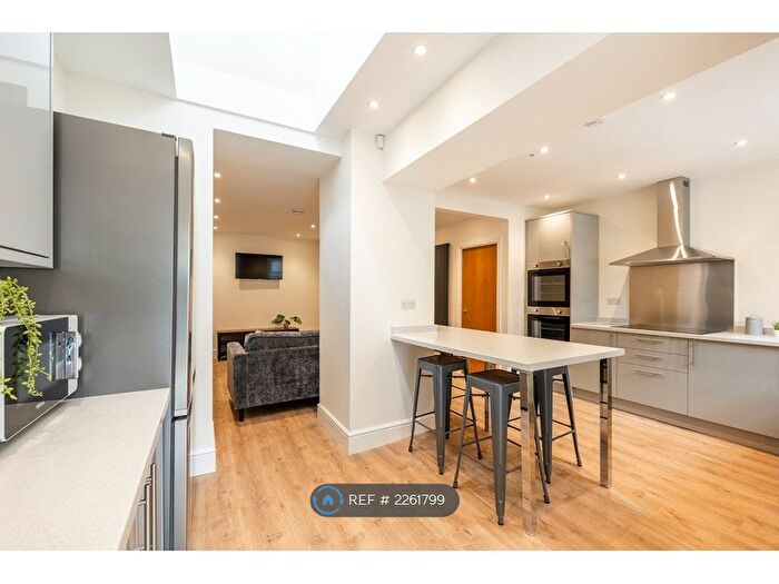 8 Bedroom Detached House To Rent In Wellesley Road, Sheffield, S10