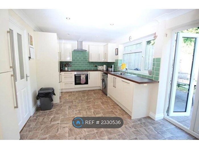 2 Bedroom End Of Terrace House To Rent In Coronation Gardens, Battle, TN33