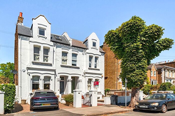 Studio For Sale In Pelham Road, London, Prop, SW19