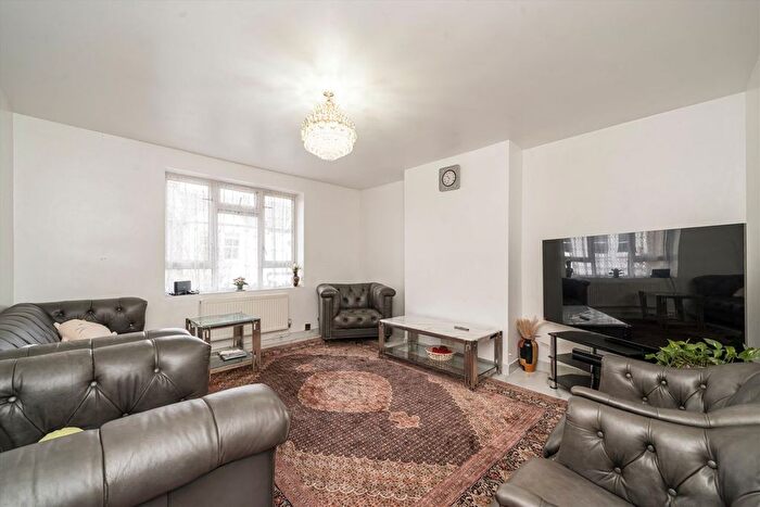 2 Bedroom Flat For Sale In Beryl Road, Hammersmith, W6