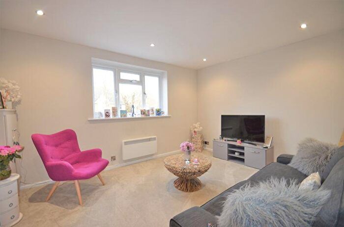 1 Bedroom Apartment To Rent In Christchurch, BH23