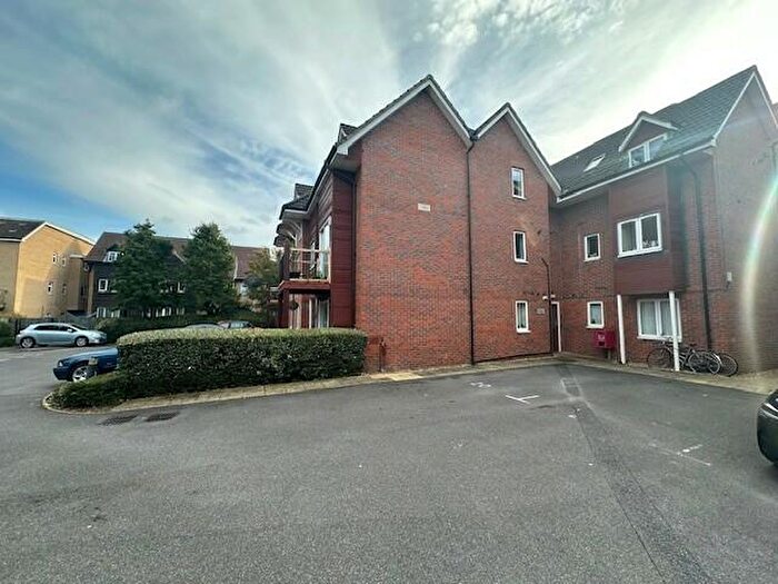 3 Bedroom Flat To Rent In Richmond Gardens, Highfield, SO17