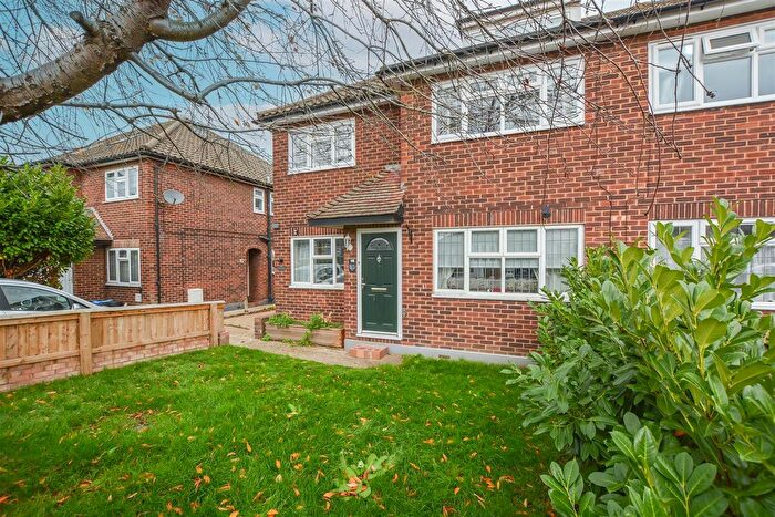 2 Bedroom Maisonette For Sale In Shevon Way, Brentwood, CM14