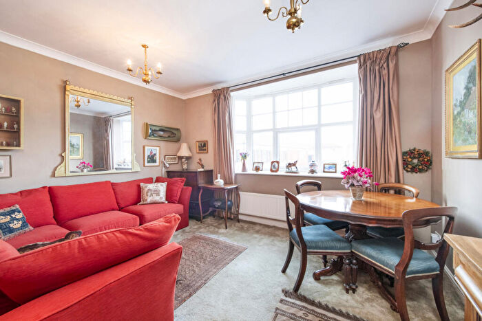 1 Bedroom Flat For Sale In Sheen Lane, East Sheen, SW14