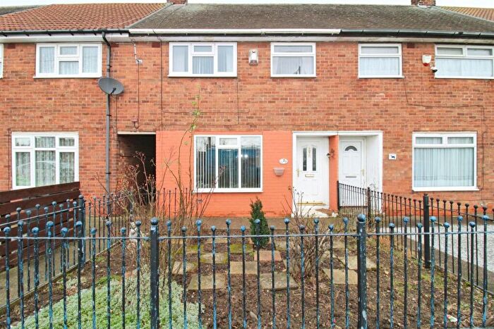 3 Bedroom Terraced House For Sale In Dodswell Grove, Hull, HU9