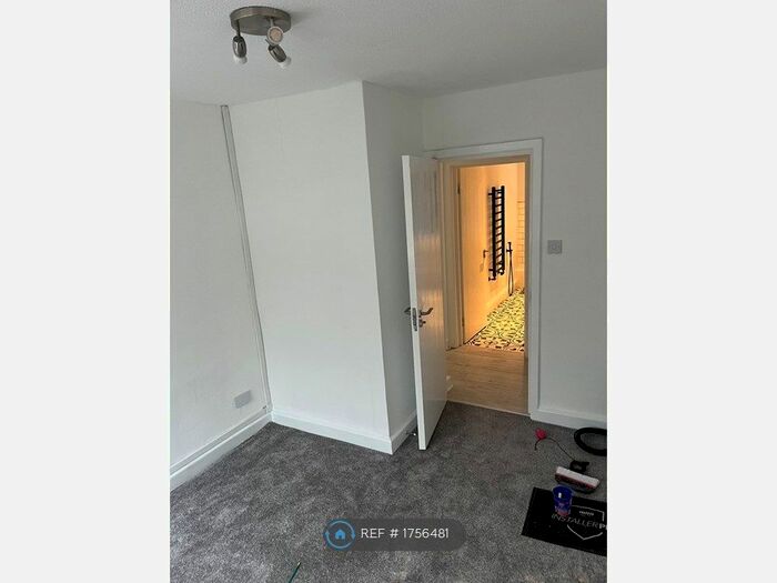 2 Bedroom Flat To Rent In Eccles New Rd, Salford, M5