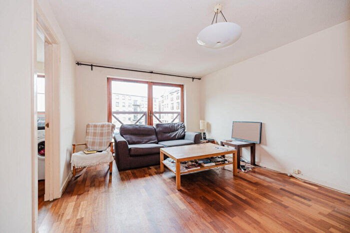 2 Bedroom Flat To Rent In L – Timber Bush, Edinburgh, EH6