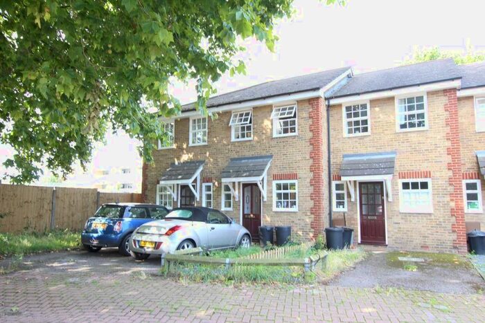2 Bedroom Property To Rent In Oakshaw Road, London, SW18