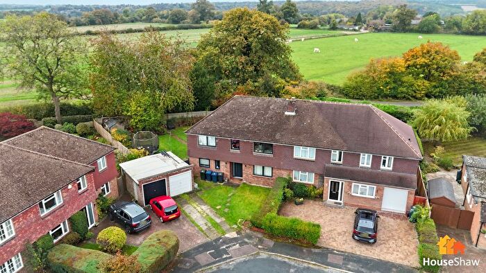 5 Bedroom Semi Detached House For Sale In Cheyne Walk, Chesham, HP5