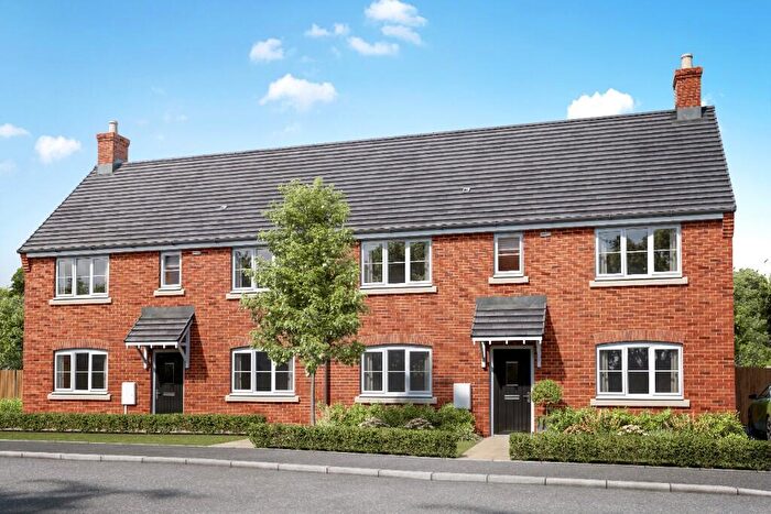 3 Bedroom Semi-Detached House For Sale In Shobnall Road, Burton-On-Trent, DE14