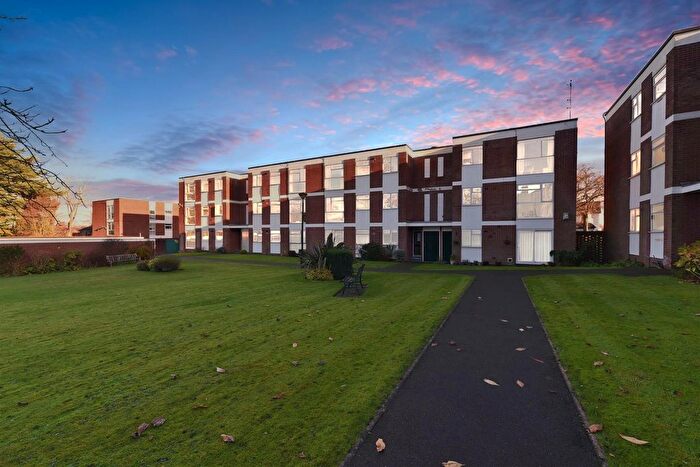 2 Bedroom Flat For Sale In Ravenhurst Road, Harborne, Birmingham, B17