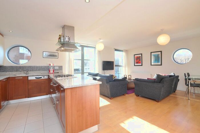 2 Bedroom Flat To Rent In Fanshaw Street, London, N1