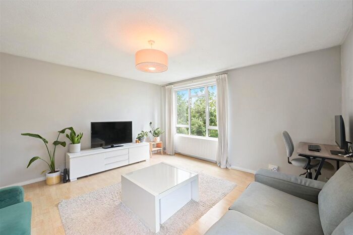 1 Bedroom Flat To Rent In Stanley Road, Wimbledon, SW19