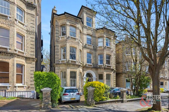 2 Bedroom Apartment To Rent In The Drive, Hove, BN3