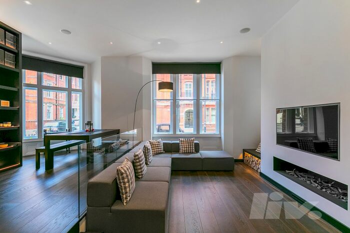 2 Bedroom Flat To Rent In Green Street, Mayfair, W1K