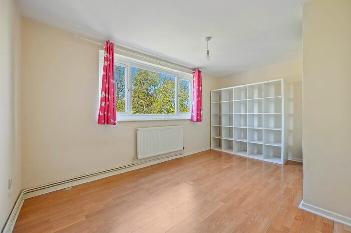 2 Bedroom Flat To Rent In St Marys Avenue North, Southall, UB2