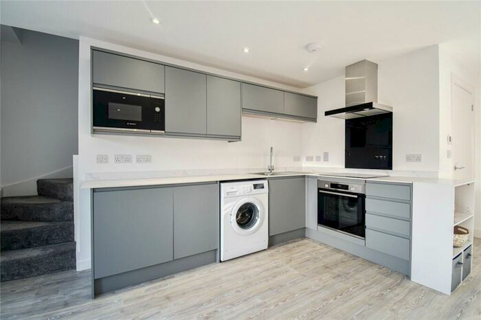 2 Bedroom Semi-Detached House To Rent In Mowbray Road, Cambridge, CB1