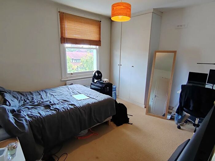 2 Bedroom Flat To Rent In Fordwych Road, London, NW2